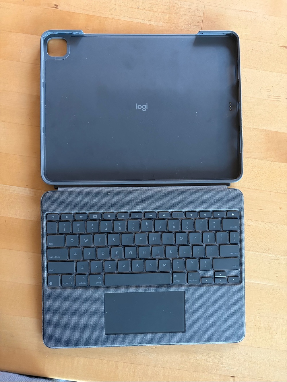 Logitech gray combo touch Tablet Keyboard Case with Trackpad 13” iPad Pro